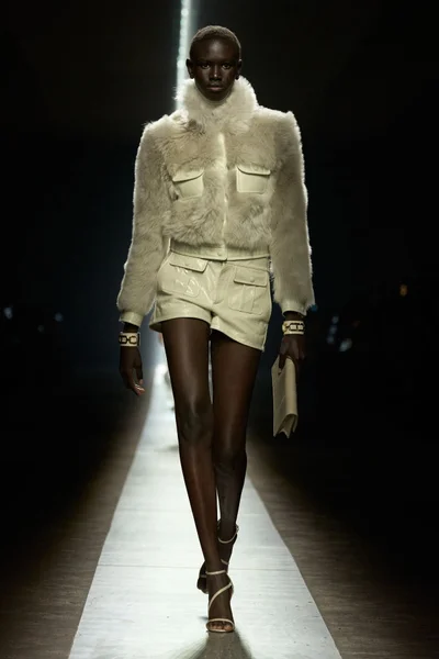Look 35